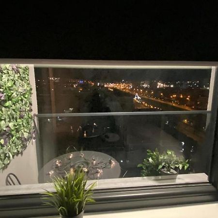 Q Select Apartment - Palas Center Iasi Buitenkant foto