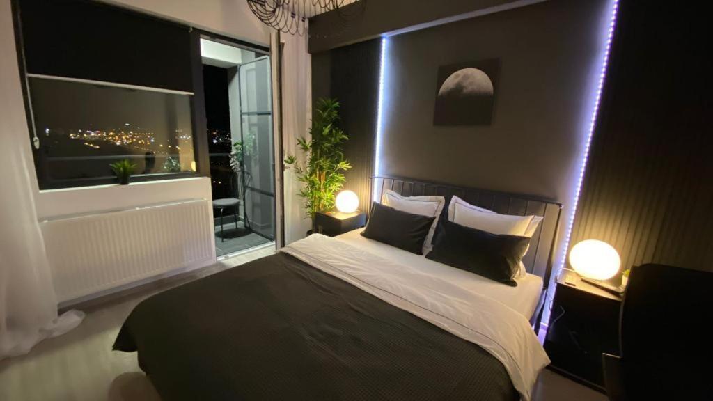 Q Select Apartment - Palas Center Iasi Buitenkant foto